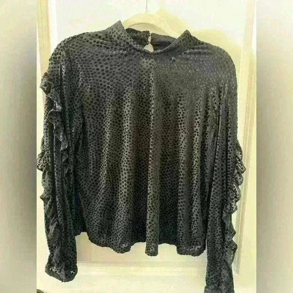 Avec Les Filles Ruffle Long Sleeve Top ~ Black ~ Medium ~ NWT! - Picture 2 of 12